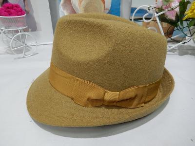 China Yellow Spring Church Mens Homburg Hats wool Felt short Brim For leisure for sale