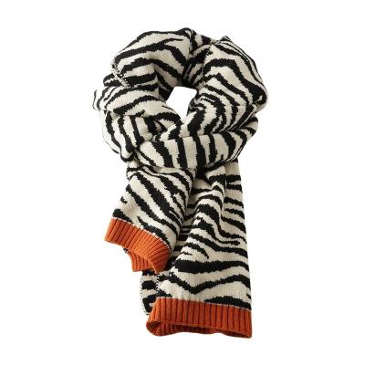 China Warm Soft Touch Feeling Scarf, 2020 New Arrival, Autumn Women Scarf Scarf for sale