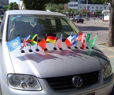 China Custom Wholesale Waterproof And Waterproof Polyester Fabric Premium Printing Magnetic Car Flag for sale