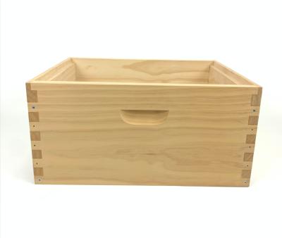 China Hot Sale Bee House Factory Beekeeping Equipment Australia Or Langstroth Style Beekeeping Beehive Wooden Bee Box for sale