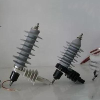 中国 電気の配分のために耐圧防爆36kv 5kaポリマー サージの防止装置 販売のため