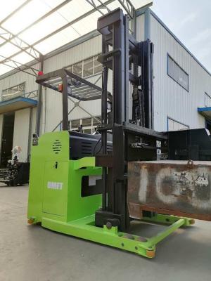 Cina 1.5tonnes Electric 3-Way Pallet Reach Stacker Vna carrello elevatore con forchetta 1070X122X40mm in vendita