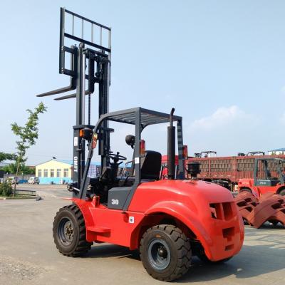 Cina 3.5ton 4WD Diesel Rough Terrain Forklift Truck con fotocamera retrovisore Motore Mitsubishi in vendita