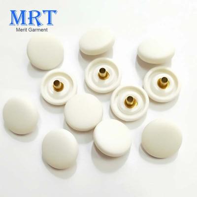 China 4pcs washable custom colored snap button fast shipping existing cheap 15mm white/black plastic top for clothes for sale