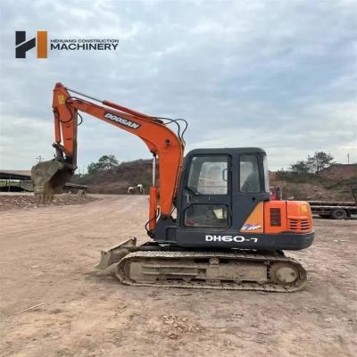 China Doosan DH60-7 6 toneladas Excavadora de segunda mão Bomba hidráulica original à venda