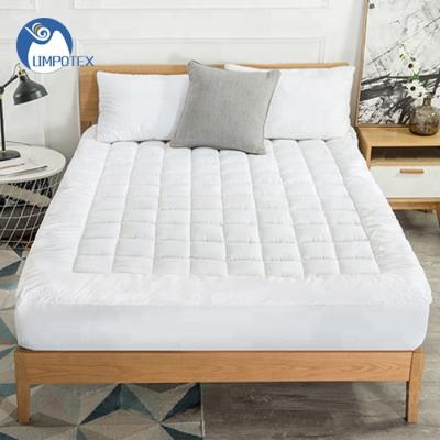 China Foldable Single Queen King Size Polyester Mattress Waterproof White Topper For Hotel for sale