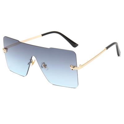 China Fashion Sunglasses Shape Oversized Trendy Women 2022 Sun Glasses Square Gradient Shades Metal Lens Rimless Floor Lens Sun Glasses Women Men for sale