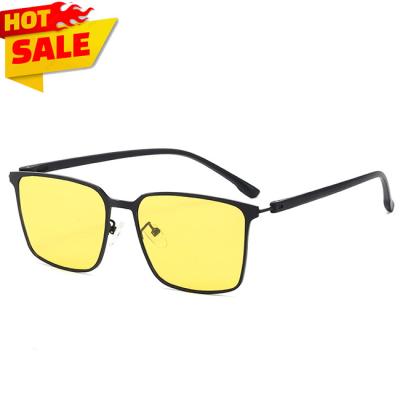 China Night Driving Day Night Vision Polarization Glasses Sunglasses Top UV Anti-Glare Photochromic Yellow Square Lens Polarization Lenses For Training for sale