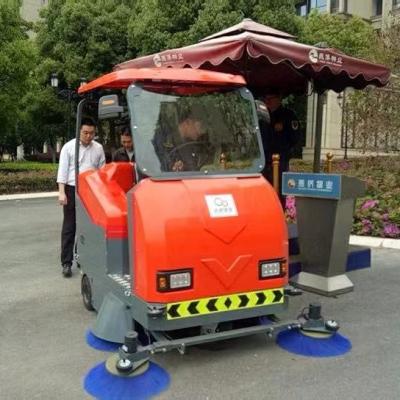 China Construction worksÂ   JC1900 Electric Road Garbage Sweeper Semi-enclosed Sweeper Cleaning Machine For Parks Hotels Resort zu verkaufen