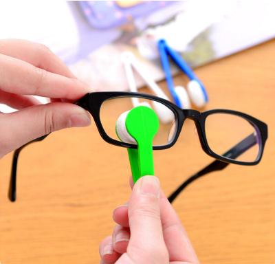 China Glesses Portable Mini Glasses Cleaning Wipe Multifunctional Super Soft Glasses Wipe Double Sided Glasses Cleaner Sweep Tool for sale