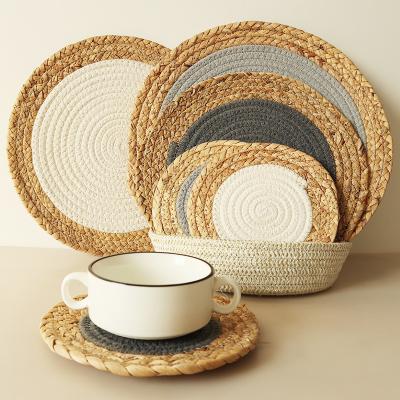 China Wholesale Round Woven Cotton Rope Blend Retro Place Mat Rattan Grass and Table Stocked Insulated Place Mat Fabric Place Mat for sale