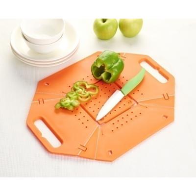 China Sustainable Foldable Design BPA Free Plastic Cutting Board For Meat Fruits And Vegetables In Kitchen Use for sale