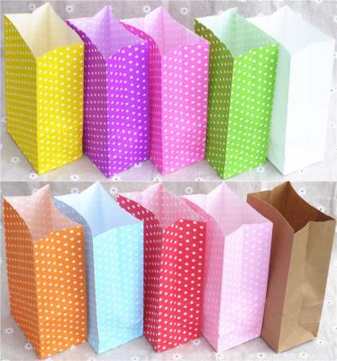 China New Recycled Materials Paper Bag Stand Up Mini Wholesale Open Top Dot Bags Colorful Polka Dot Gift Wrapping Paper Treat Gift Bag 18x9x6cm for sale