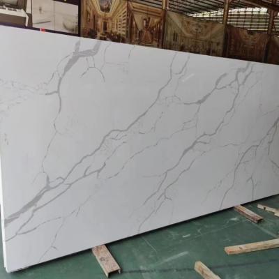 China Durable Fashion Natural Looking Artificial Stone Building Material For Kitchen Countertops Calacatta Quartz Stone for sale