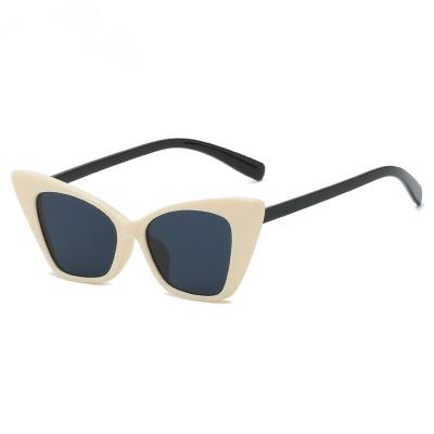 China Cat Eye 2021 New Fashion Ladies Vintage Brand Design Frame Women's UV400 Sunglasses Cute Cute Cat Eye Sunglasses Large for sale