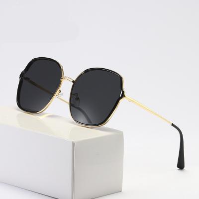 China New China Round High Quality Fashion Gradient Lens Round Sunglasses UV Street Protection Shade Snap Glass for sale