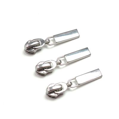 China Other Zinc Alloy HVV #5 Auto Lock Nickel Plating With Standard Hook Puller Pull Slider for sale