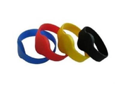 China Proximity NFC Silicone Wristbands 13.56mhz RFID Chip Wristband For Children And Adults for sale