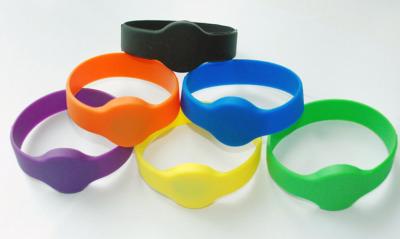 China PVC PET ABS Silicone NFC RFID Wristband 85.5x54mm With RFID Ultralight Chip for sale