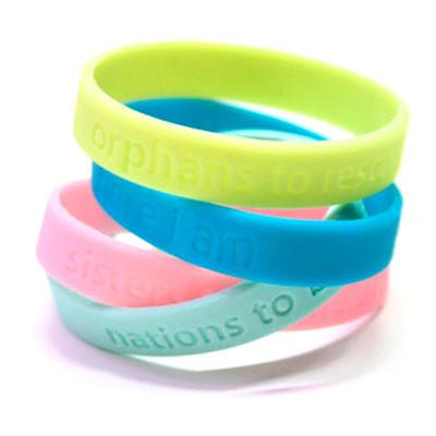 China Customized RFID Silicone Bracelets Waterproof RFID NFC Wristband With Logo Print for sale