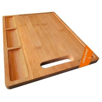 China Sustainable Wooden Multifunctional Cutting Board With Handle Custom Chopper for sale