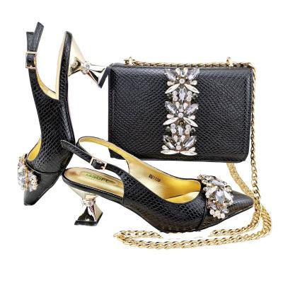 China Light Quality Choice 2023 Italian Design Black Snake Skin Embossed Water Diamond Decoration Design Ladies Shoes Bag Set for sale