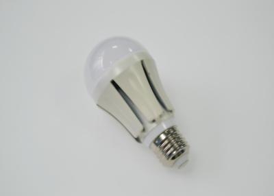 China Bulbos do diodo emissor de luz E27 de Dimmable SMD 2835 à venda