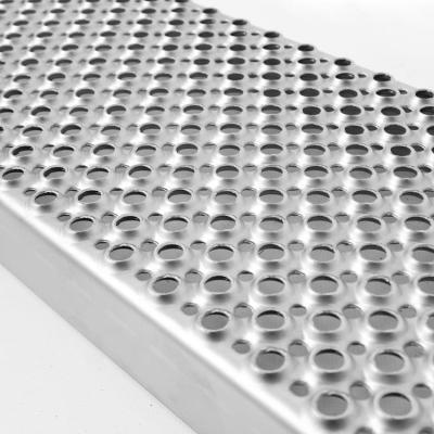 China Anti Skid Industrial Aluminum Mesh Iron Plate Floor for sale