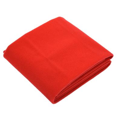 Chine Le polyester 220gsm rouge a tricoté le matériel de velours de tissu de velours pour le vêtement à vendre