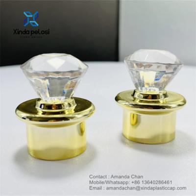 China Luxury custom Gold PP Plastic Lid Perfume Bottle Screw Cap For Cosmetic Bottles en venta