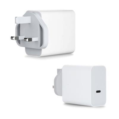 China UK Plug Fast Typ C Mobiltelefon Wandladegerät 5V 9V 12V 3A 15V 2.6A PD 36W 45W zu verkaufen