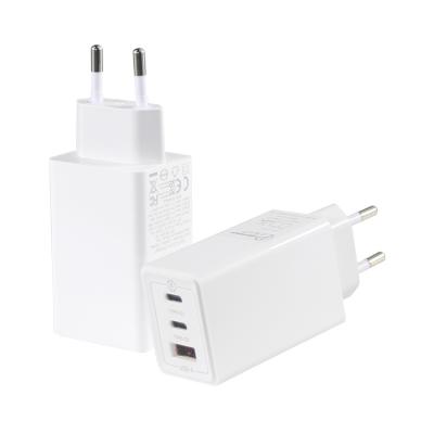 China European GaN Tech 3Ports 65W USB C USB-A QC3.0 Charger For Laptop for sale