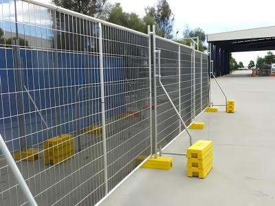 Cina Fence galvanizzata rimovibile temporanea pannello di recinzione a maglia di filo saldato 2400x2100MM in vendita