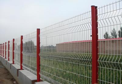 China Dreieck Bends PVC beschichtet Farm und Garten Zaun V-Gitter Stahldrahtzaun Zaun zu verkaufen