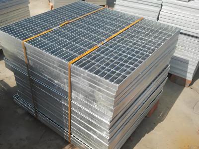 China Rejilla de acero galvanizado de uso ligero 0.5x1M Rejilla de barras de suelo soldadas en venta