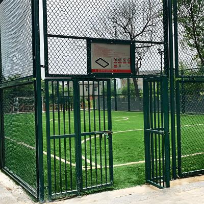 China PVC-gecoat metaaldraadmaas hek voetbalstadion honkbalveld ketenheining hek Te koop