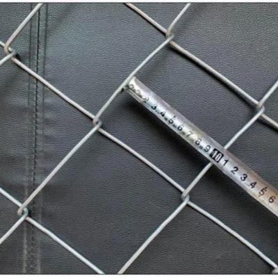 China 8 Gauge Galvanized Diamond Chain Link Fence Manual Operated Iron for sale