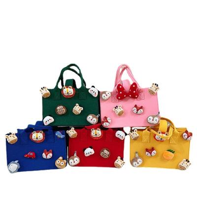 China New Fashion Creative Cute Cartoon Felt Tote Bag Going Out Lightweight Large Capacity Mommy Bag Storage Bag for sale