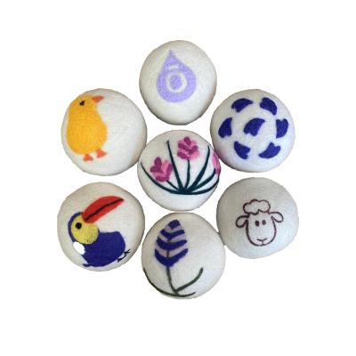 China Hot Selling Environmental Friendly Christmas Home Decoration 5cm 7cm Diy Felt Craft 2cm 2.5cm 20mm 100% Wool Felt Balls for sale