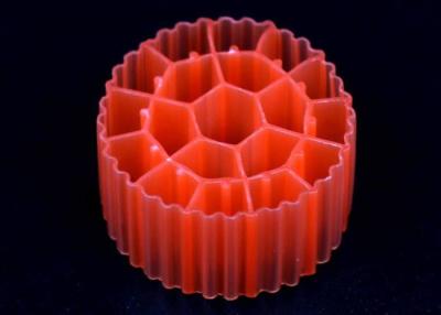 Cina Corpo filtrante di plastica materiale K3 dell'HDPE vergine di corpo filtrante dello stagno di pesce di colore rosso in vendita