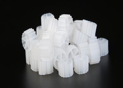 China Jeder buntes Filtermaterial-Biofilm HDPE Kaldnes K1 fasten 10mm x 7mm zu verkaufen