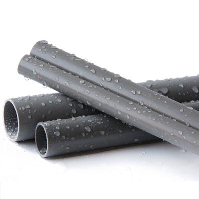 China Tubos plásticos adhesivos DN20 - DN630 tubo del drenaje del PVC del abastecimiento de agua del gris UPVC en venta