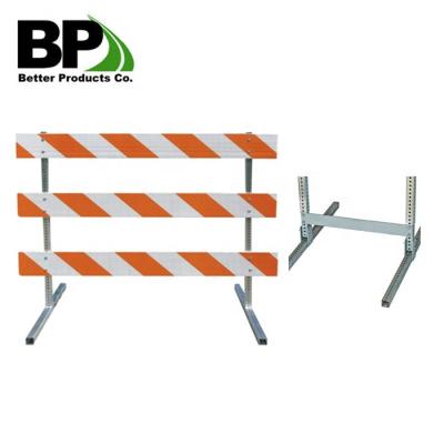 China Traffic safety products construction type III barricades with telespar square tube feet for sale