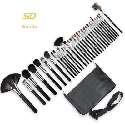 China Soft stiffens 2022 32pcs wholesale cosmetic brush wood to handle animal hair makeup brushes with bag for sale