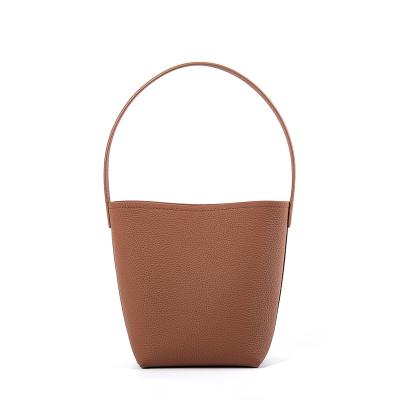 China Water Resistant 2023 New Designer Handmade Niche Bucket Tote Bag Small Size Cowhide Leather Handbag for sale