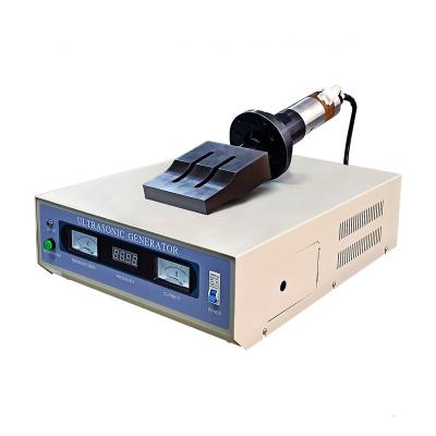 Chine high power ultrasonic transducer welding generator with horn for mask earloop welding à vendre