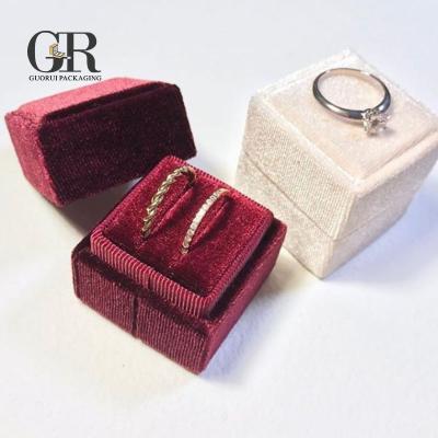 China Wholesale Guorui Fashion Wedding Velvet Double Ring Jewelry Box Wedding Jewelry Box for sale