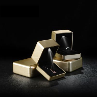 China Custom Luxury Plastic LED Jewelry Box Ring Necklace Pendant Jewelry Box Velvet LED Jewelry Box for sale