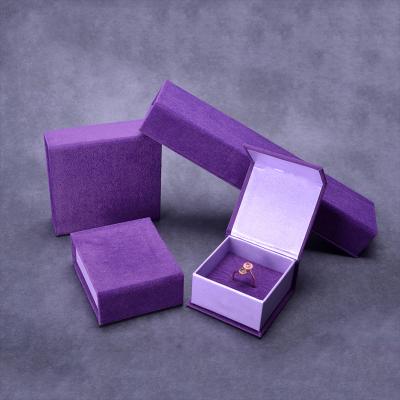 China Wholesale Custom Velvet Guorui Flip Jewelery Display Box Earrings Paper Jewelry Box for sale