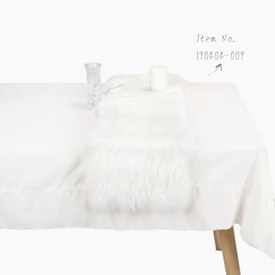 China Luxury Farmhouse Fuzzy Farmhouse Decoration Fall Faux Fur Boho Table Runner for sale